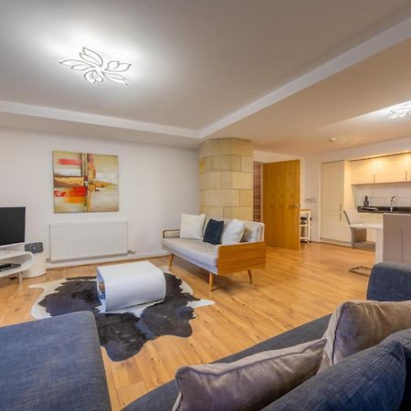 Ac19 Lower North Aisle - Luxury Self Catering 2 Bedroom Apartment حصن أوغسطس المظهر الخارجي الصورة