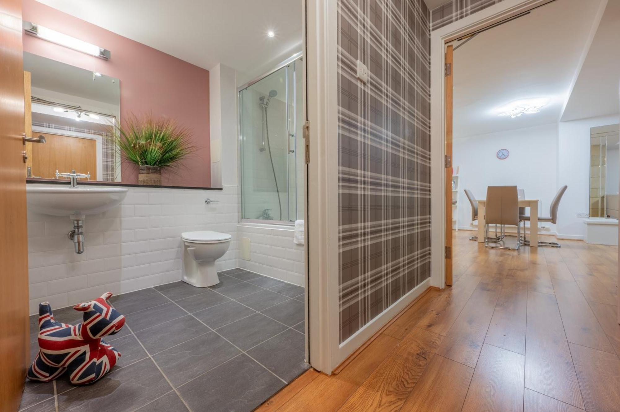 Ac19 Lower North Aisle - Luxury Self Catering 2 Bedroom Apartment حصن أوغسطس المظهر الخارجي الصورة